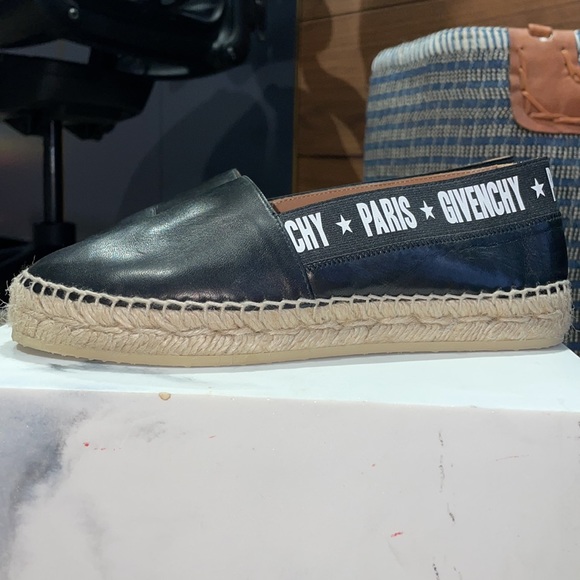 Givenchy NWT Women’s NEW Black Espadrilles size 35, NEVER WORN, perf condition - Picture 5 of 5